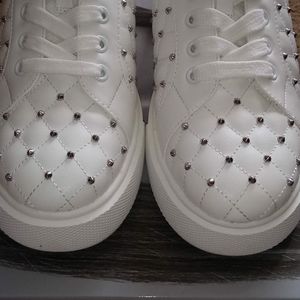 alyona platform sneaker